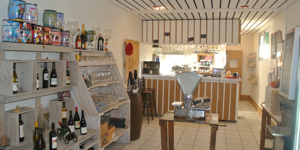 local commercial à VIRAZEIL (47200)
