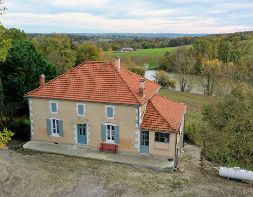 maison  ST PASTOUR
