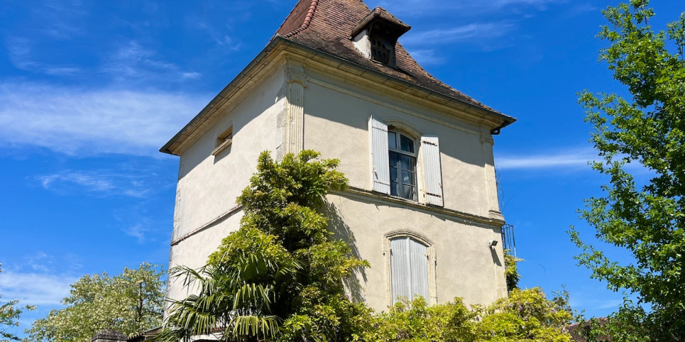 immeuble à PUJOLS (47300)