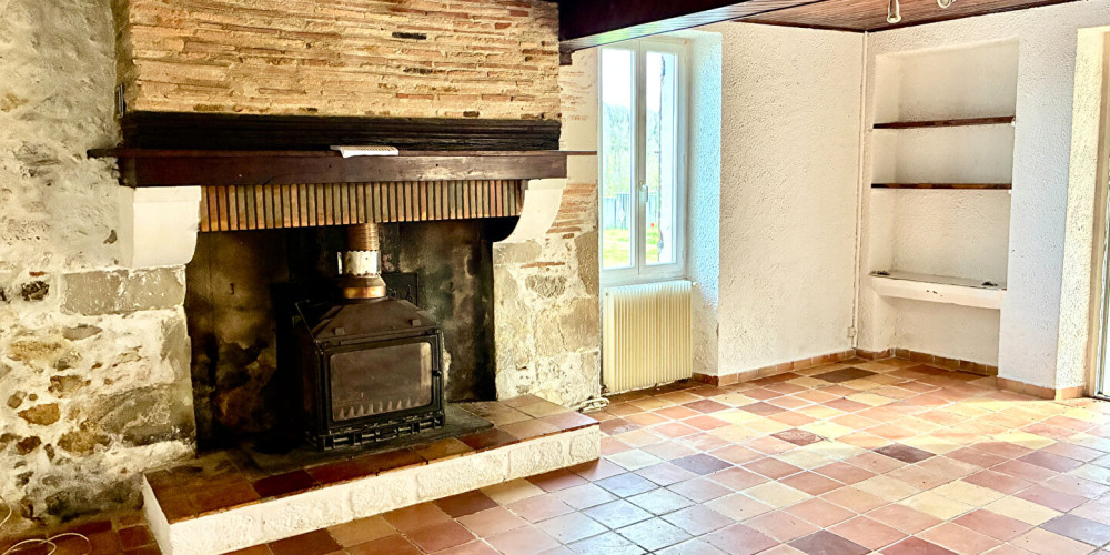 maison à BEAUGAS (47290)