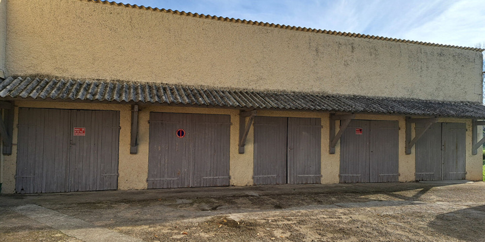 parking à MONSEMPRON LIBOS (47500)