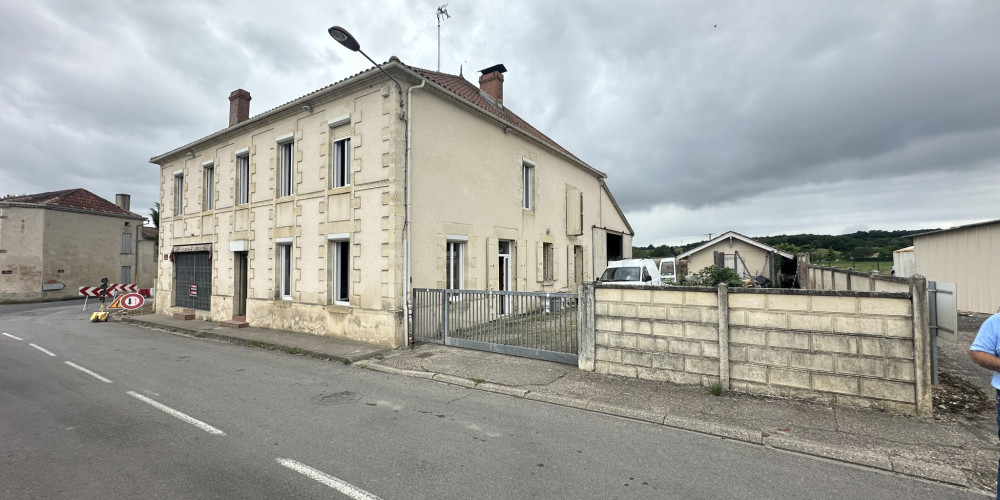 immeuble à LAGUPIE (47180)