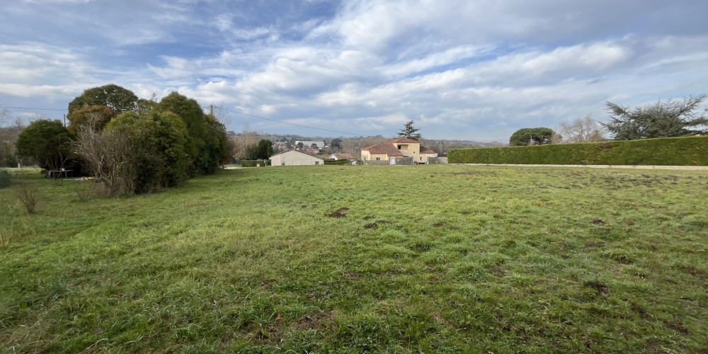terrain à NERAC (47600)