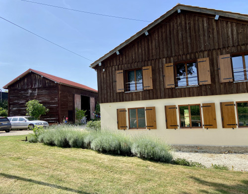 maison  SEYCHES