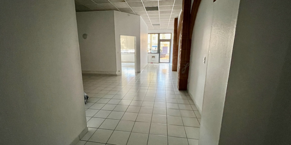 local commercial à VILLENEUVE SUR LOT (47300)