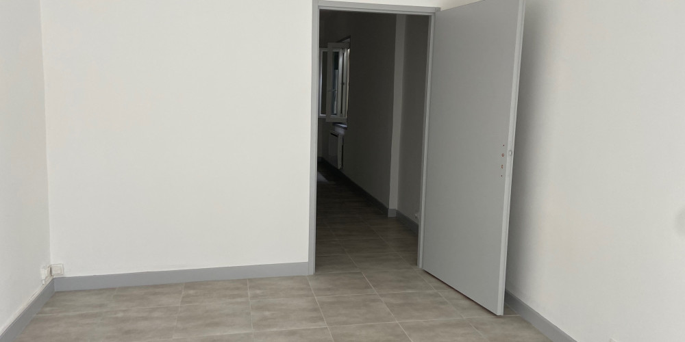 local commercial à LAVARDAC (47230)