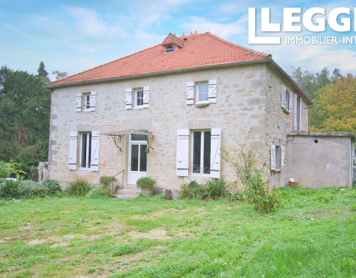 maison  ST PASTOUR