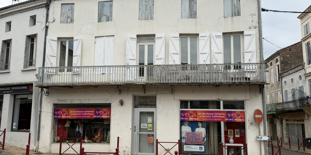 immeuble à CLAIRAC (47320)