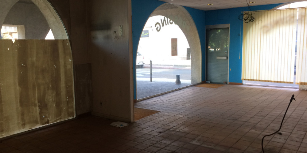 local commercial à VILLENEUVE SUR LOT (47300)