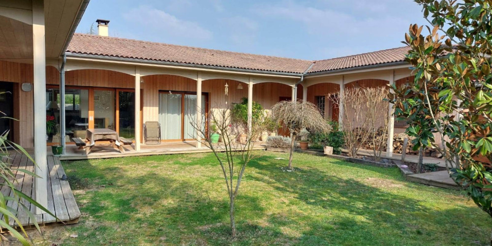 immeuble à BAZENS (47130)