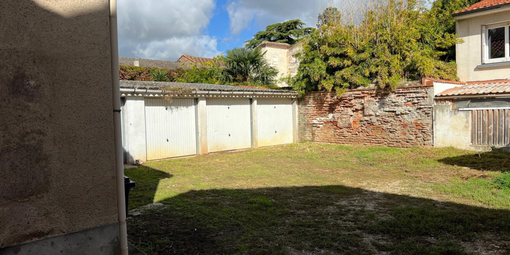 parking à AIGUILLON (47190)