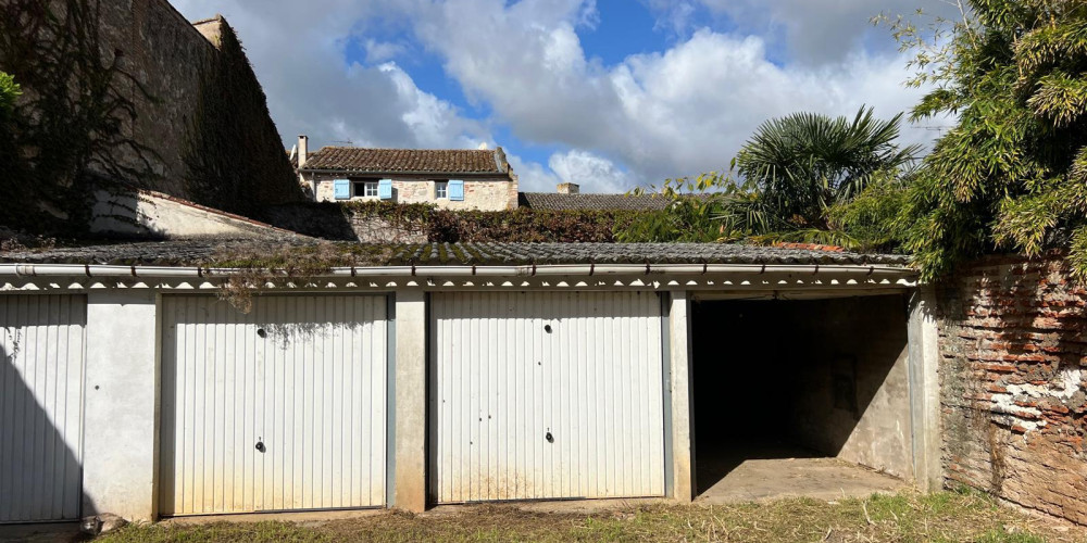 parking à AIGUILLON (47190)