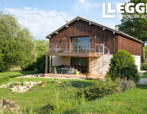maison  SEYCHES