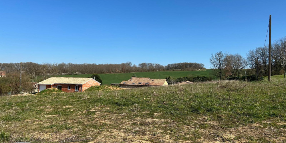 terrain à ST PIERRE DE CLAIRAC (47270)