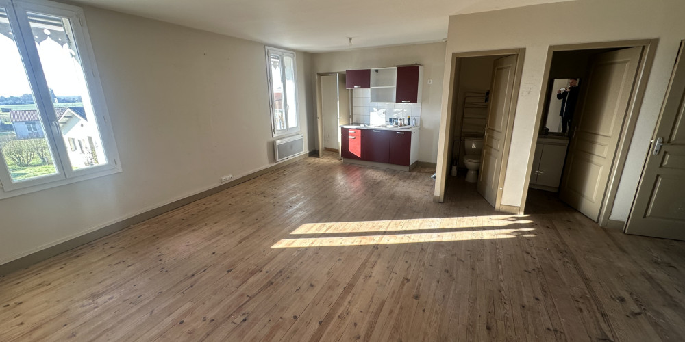 immeuble à VIRAZEIL (47200)