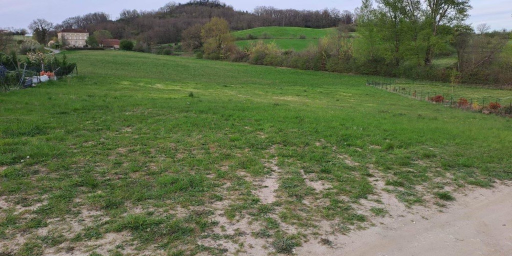 terrain à DAUSSE (47140)