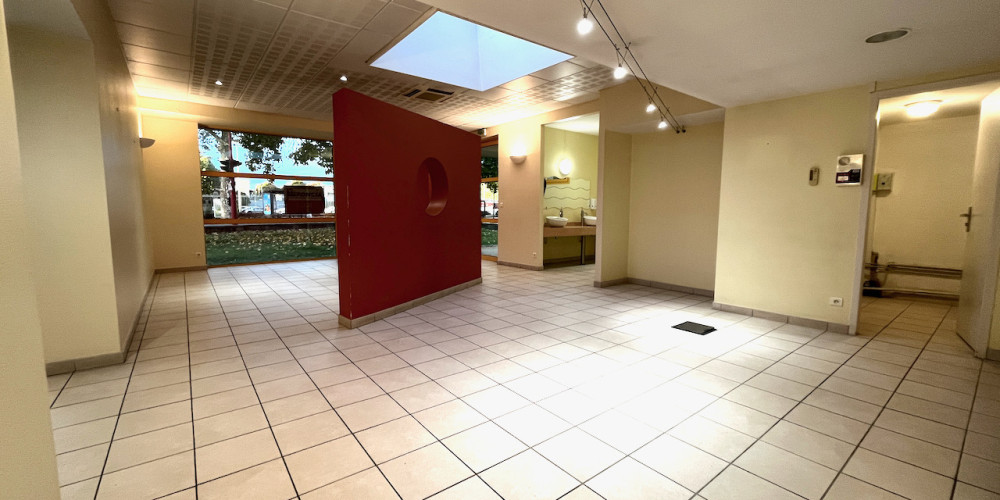 local commercial à VILLENEUVE SUR LOT (47300)