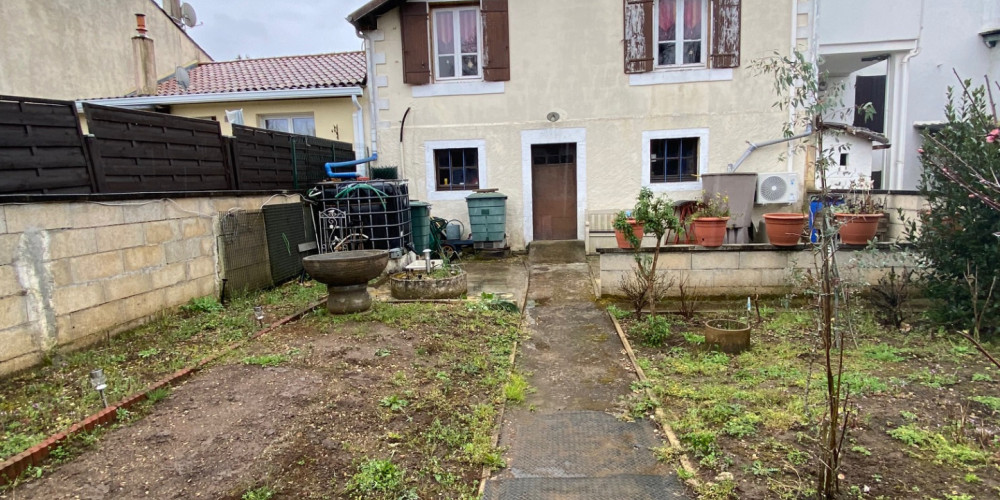 maison à SAUVETERRE LA LEMANCE (47500)