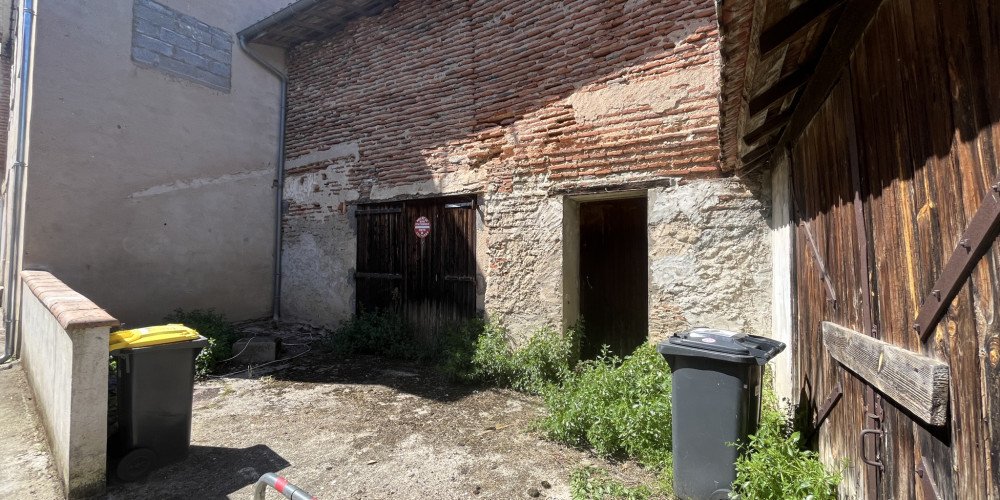 parking à CLAIRAC (47320)
