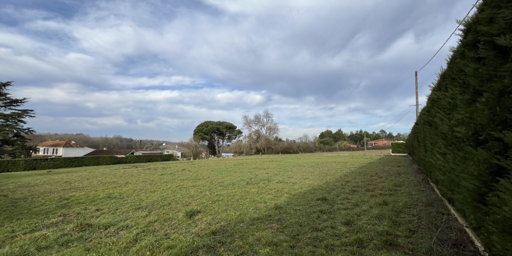terrain à NERAC (47600)