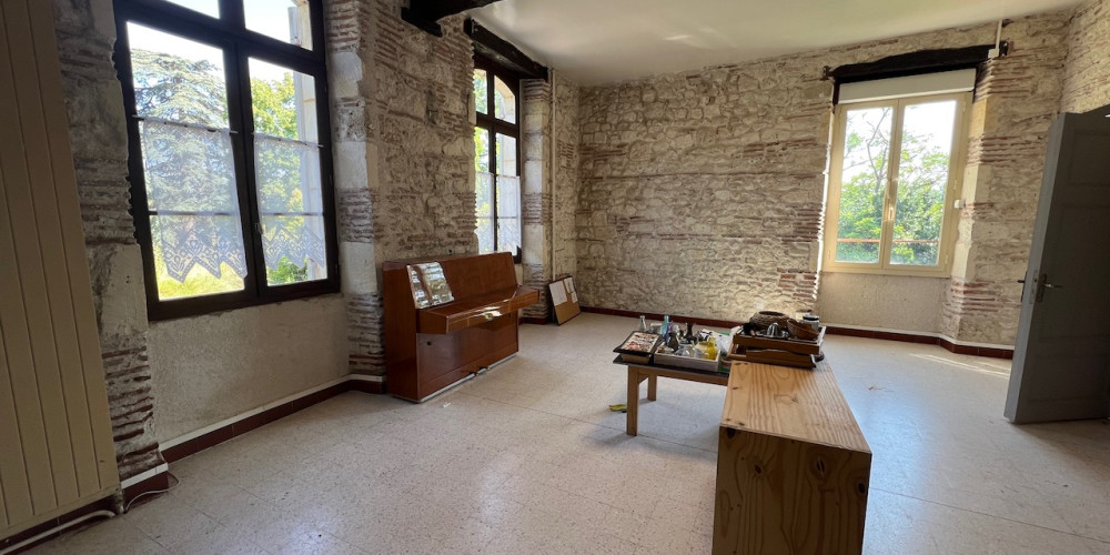 immeuble à PUJOLS (47300)