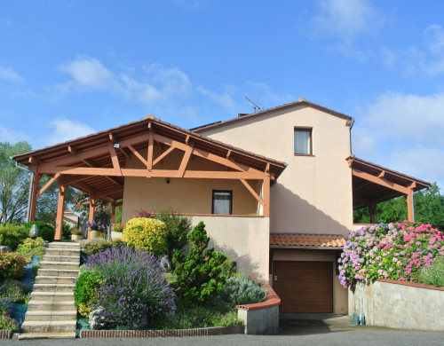 maison  SEYCHES