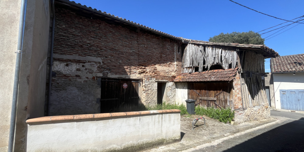 parking à CLAIRAC (47320)