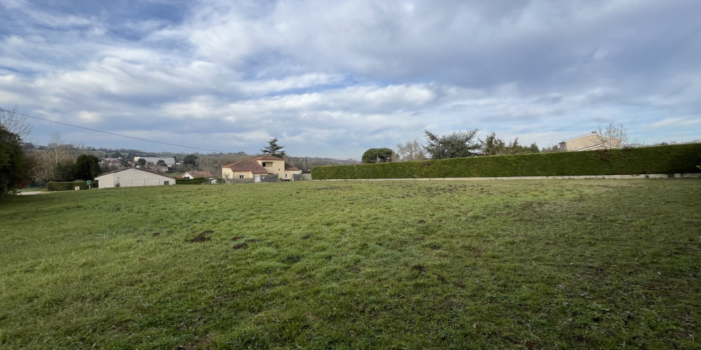 terrain à NERAC (47600)
